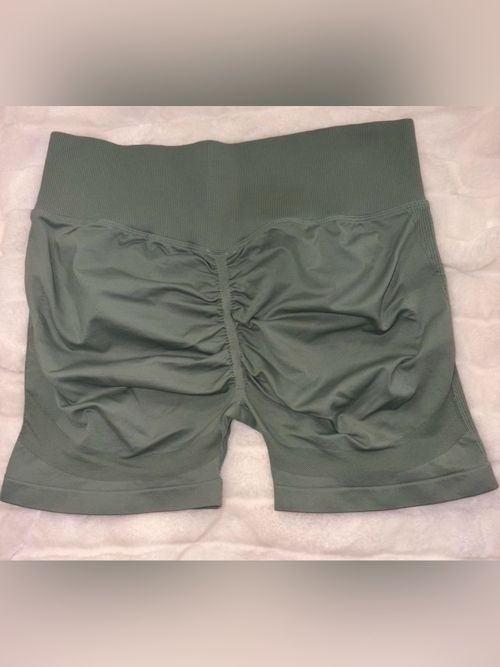 Seamless Green Scrunch Bike Shorts